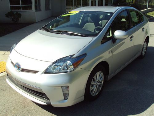 2012 prius plug in l@@k only 6k