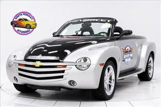 2006 chevrolet ssr 6.0l v8 interior chrome pkg chrome wheels carpeted bed w/wood