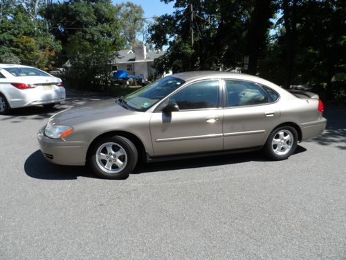 2005 ford taurus se sedan 4-door 3.0l