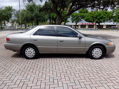 Florida 99 Camry Gas Saver 2.2L 4-Cyl. Automatic Very Dependable LQQK No Reserve, image 3