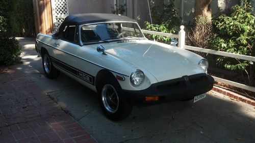 1979: make: mg model: mgb convertible :engine: 4-cylinder trans: manual 5 gears