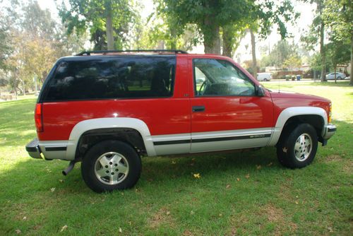 1995 chevy chevrolet tahoe lt 2 door! vortec v8 auto 4x4 no reserve!