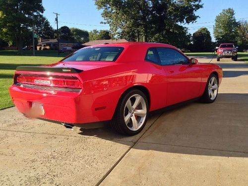 09 dodge challenger srt8 torred hemi 6speed low miles 2,623k loaded no rain/snow