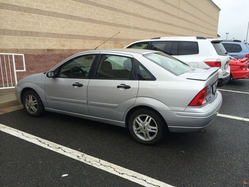 2000 ford focus se sedan 4-door 2.0l