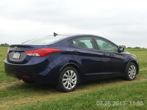 RARE 2012 Hyundai Elantra MANUAL, image 3