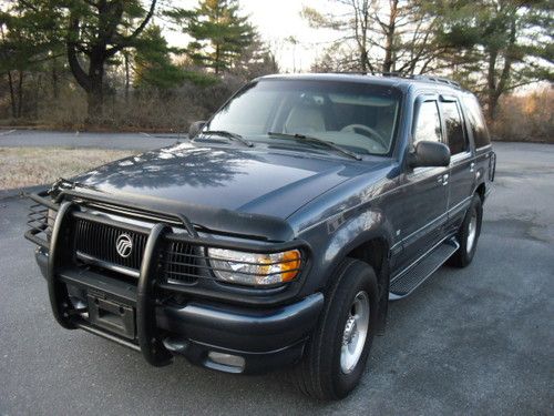 2001 mercury mountaineer awd,cd,cd changer,leather,roof,guard,loaded,no reserve!