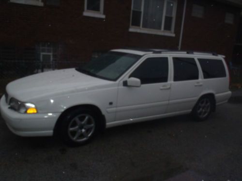 1999 Volvo V70 GLT Wagon 4-Door 2.4L, image 9