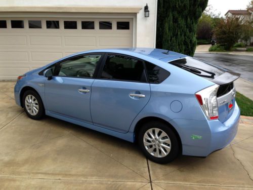 Toyota prius plug in hybrid 2012 low miles plug-in