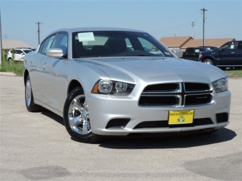 SE 3.6L CD Rear Wheel Drive Power Steering ABS 4-Wheel Disc Brakes AM/FM Stereo, image 2