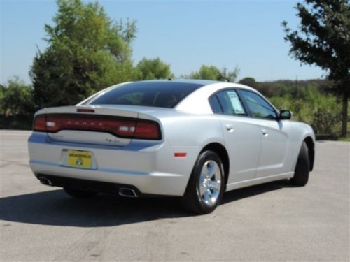 SE 3.6L CD Rear Wheel Drive Power Steering ABS 4-Wheel Disc Brakes AM/FM Stereo, image 3