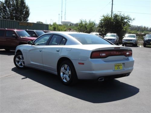 SE 3.6L CD Rear Wheel Drive Power Steering ABS 4-Wheel Disc Brakes AM/FM Stereo, image 4