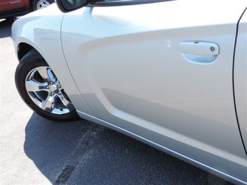 SE 3.6L CD Rear Wheel Drive Power Steering ABS 4-Wheel Disc Brakes AM/FM Stereo, image 8