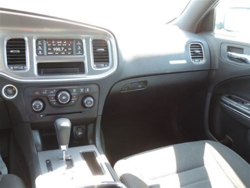 SE 3.6L CD Rear Wheel Drive Power Steering ABS 4-Wheel Disc Brakes AM/FM Stereo, image 19