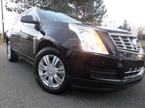 2013 cadillac srx luxury /navigation/ panoramic roof/ dvd/rear camera/ no reserv