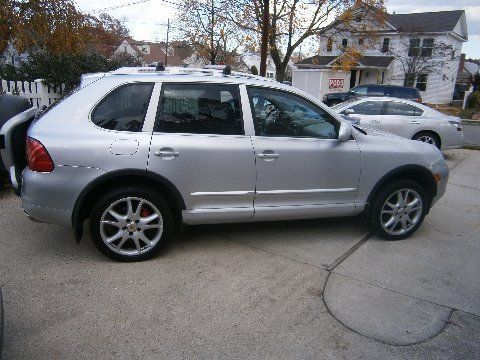 2004 porsche cayenne turbo awd 4-door suv