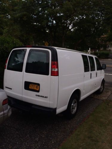 2004 chevrolet express 1500 base standard cargo van 4.3l