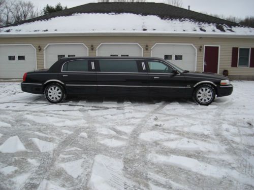 2004 lincoln town car limousine limo 70&#034; corporate picasso private car low miles