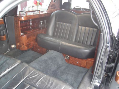 2004 LINCOLN TOWN CAR LIMOUSINE LIMO 70" CORPORATE PICASSO PRIVATE CAR LOW MILES, US $19,995.00, image 2