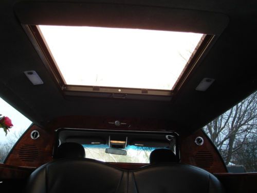 2004 LINCOLN TOWN CAR LIMOUSINE LIMO 70" CORPORATE PICASSO PRIVATE CAR LOW MILES, US $19,995.00, image 3