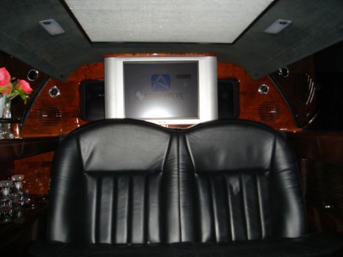 2004 LINCOLN TOWN CAR LIMOUSINE LIMO 70" CORPORATE PICASSO PRIVATE CAR LOW MILES, US $19,995.00, image 20
