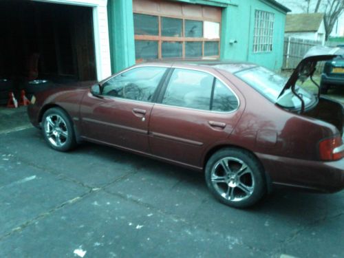 2001 nissan altima gxe sedan 4-door 2.4l