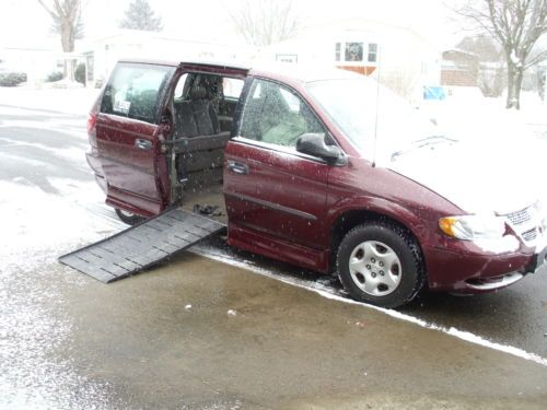 2002 dodge handicap grand caravan se mini passenger van 4-door 3.3l