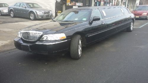 2006 lincoln town car limo 100 inch 8 pass. 5 door