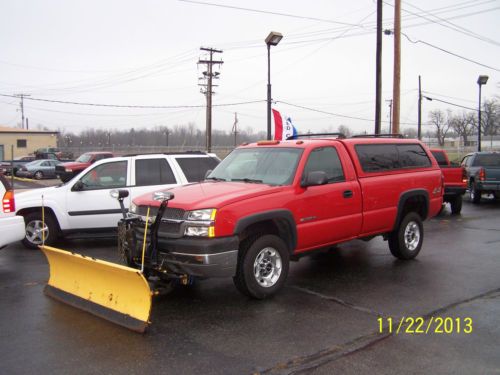 2004 chevrolet hd. reg cab 4x4  with myers snow plow only 67547 miles