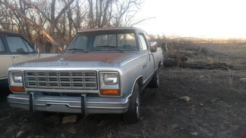 1985 dodge shortbed 318 w-auto transmission