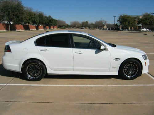 2009 pontiac g8 gxp sedan 4-door 6.2l, manual 6-speed, white hot