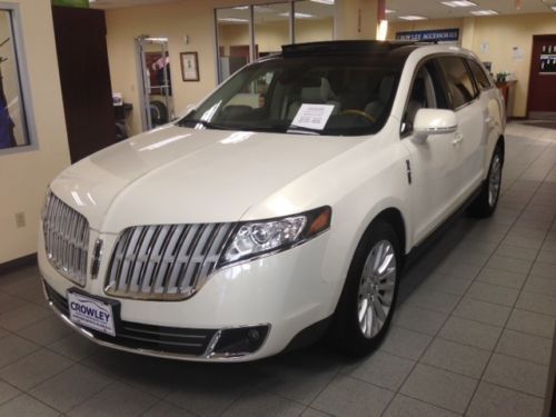 2012 lincoln mkt ecoboost awd! brand new leftover! loaded. white/gray. save big!