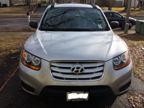 Hyundai santa fe 2010 fwd 2.4l 4 cylinder 64,150 miles silver one owner