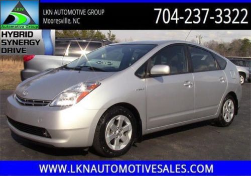 2007 toyota prius package v, hids, bluetooth, nav, backup camera- super nice!!