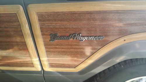 1989 Jeep Grand Wagoneer Base Sport Utility 4-Door 5.9L, image 2