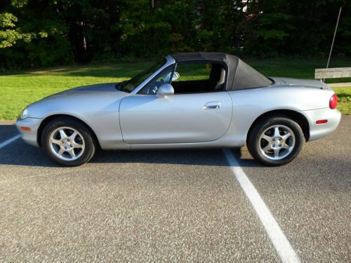 1999 mazda mx-5 miata convertible, automatic --- mint condition--