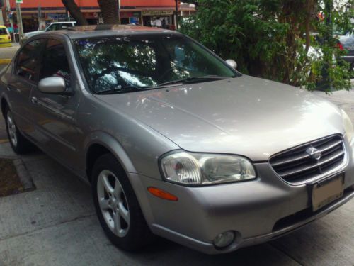 Nissan maxima 2000 gray gle with 42,883 (+shipping) miles black leather perfect
