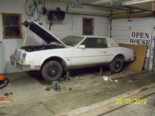 1985 buick riviera luxury coupe 2-door 5.0l