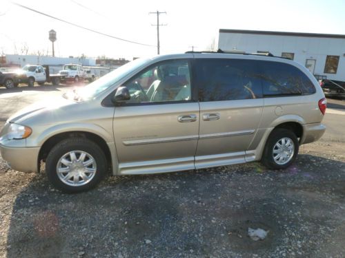 06 town and country touring braun entervan 3300 miles salvage rebuildable water