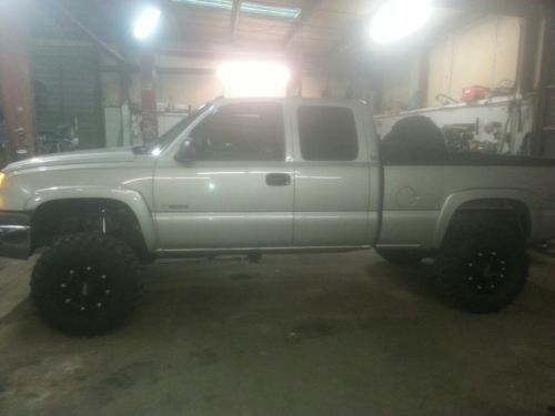 Lifted chevrolet silverado 2500 4x4