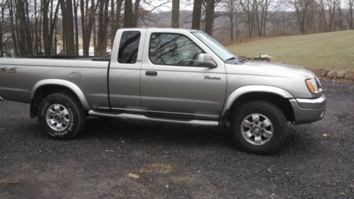 2000 nissan frontier se extended cab pickup 2-door 3.3l