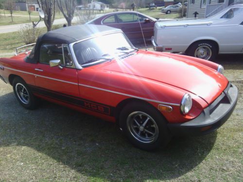 Beautiful 1976 mg convertable