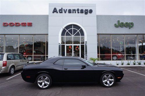 2012 dodge challenger r/t coupe 2-door 5.7l