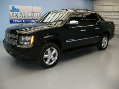 We finance! 2011 chevrolet avalanche ltz 4x4 nav roof tv heated seats texas auto