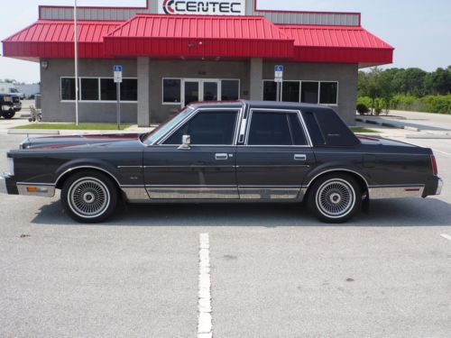 1986 lincoln town car signature sedan 4-door 5.0l