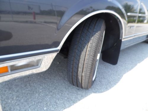 1986 Lincoln Town Car Signature Sedan 4-Door 5.0L, image 7