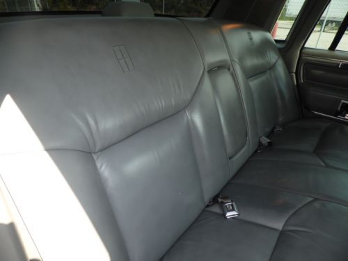 1986 Lincoln Town Car Signature Sedan 4-Door 5.0L, image 8