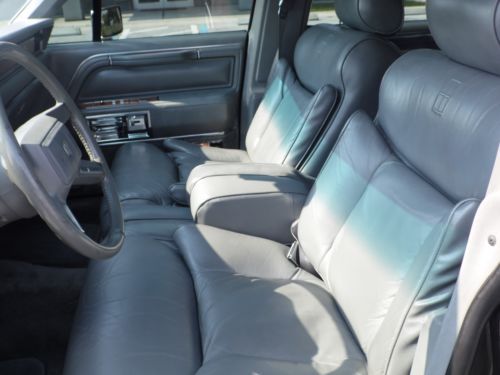 1986 Lincoln Town Car Signature Sedan 4-Door 5.0L, image 12