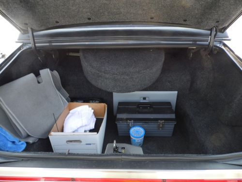 1986 Lincoln Town Car Signature Sedan 4-Door 5.0L, image 18