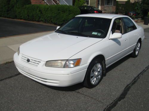 1998 toyota camry le sedan 4-door 4 cylenders