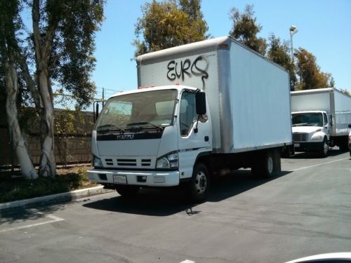 2006 isuzu npr 16&#039; 6l gas, liftgate 82k miles excellent condition